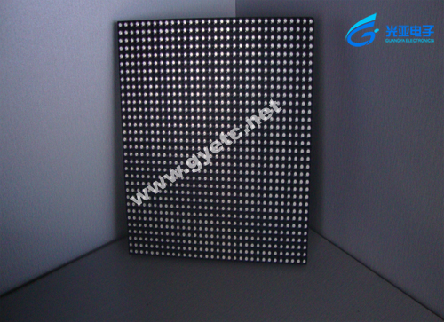 点间距：4mm 显示密度：62500d/m² 像素组成：1R1G1B 选用高品质的LED晶片，发光效率高，亮度减小，显示屏稳定性和可靠性好; 采用全方位防静电措施，有效降低静电对LED灯管损害，控制每年的瞎灯率的百万分之五以内; 先进的生产加工工艺，保证了显示屏的品质和寿命; 成本低，像素高，画面细腻清晰;