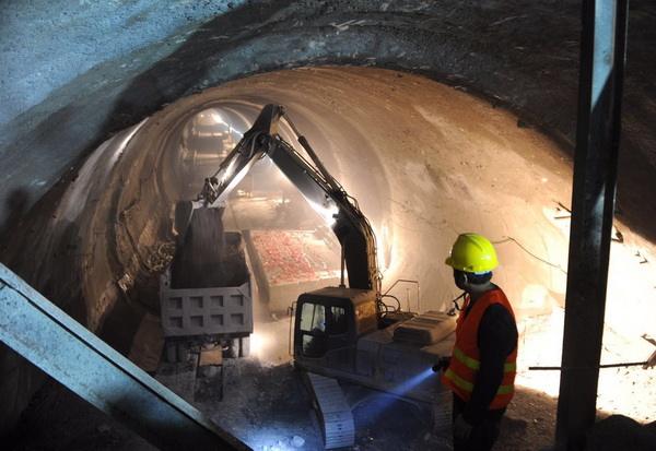 真趣科技：隧道施工人员定位管理方案