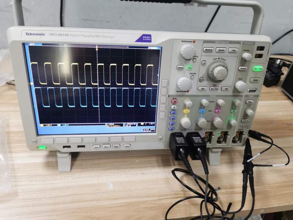 美国泰克DPO4054B数字荧光示波器