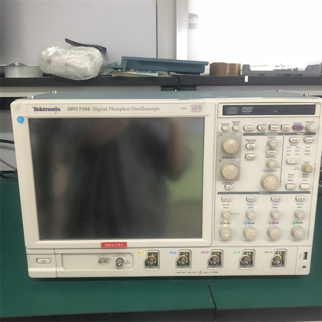 泰克tektronix DPO7104数字荧光示波器