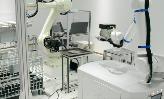 复合机器人在精密制造过程中的柔性化应用案例