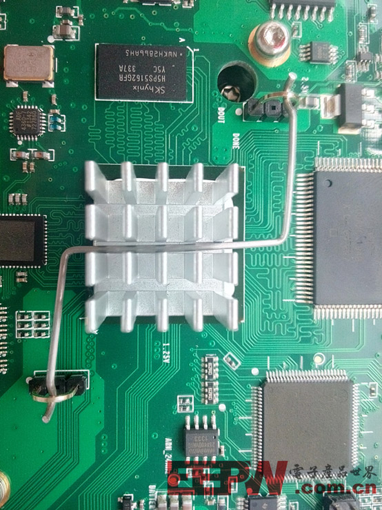 RIGOL普源精电 MSO1104Z 示波器拆解之主控芯片（FPGA）及外围芯片